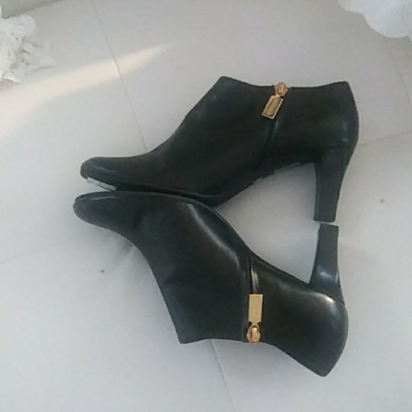 Shoes - Picture 3 of 3